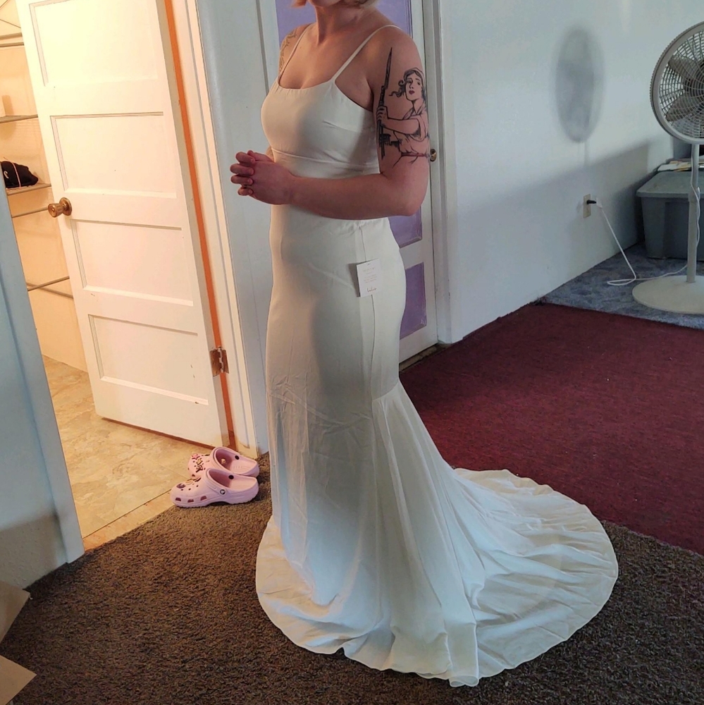 Lulu's Love and Cherish Matte Satin Square Neck Sleeveless Bridal Gown